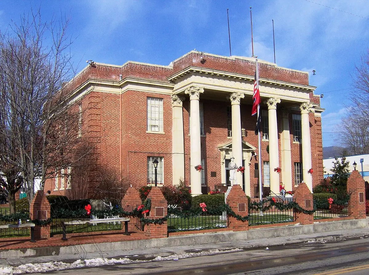 Hancock County Courthouse in Sneedville, Tennessee